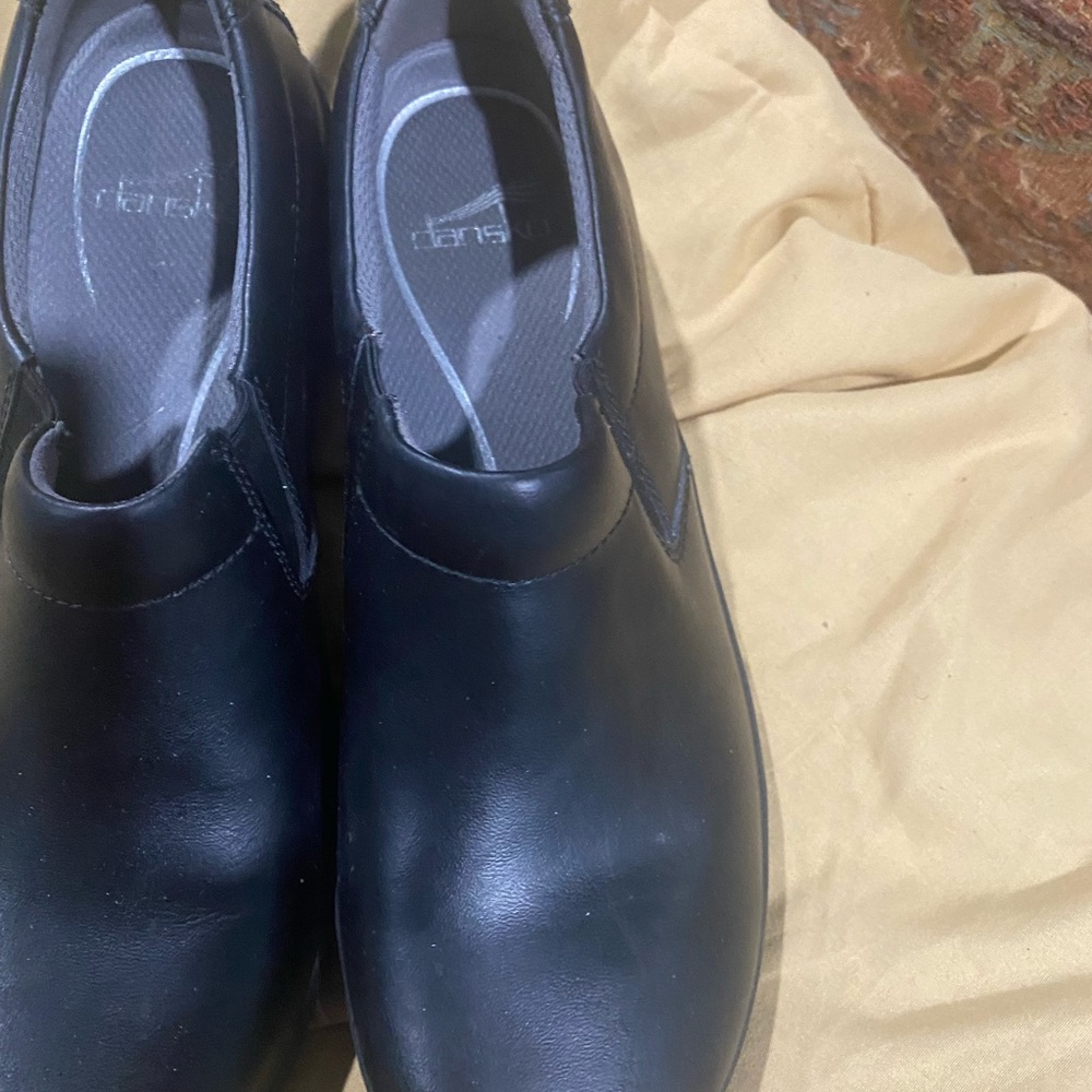 Black leather Dansko